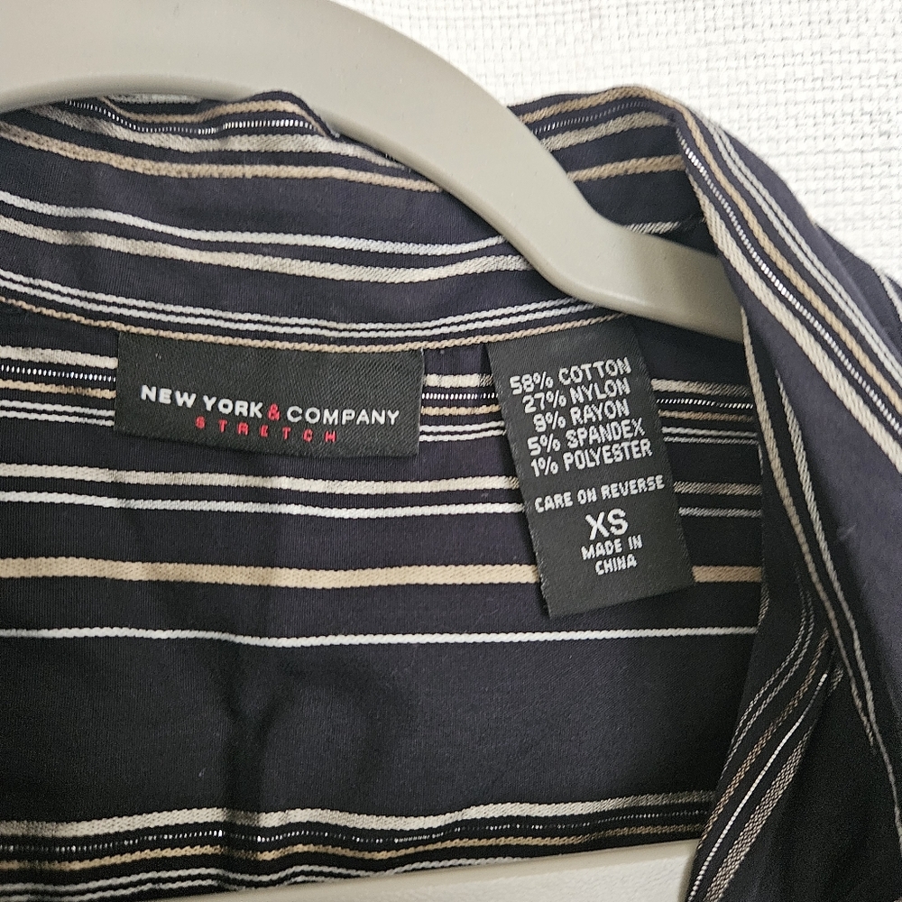 Womens‎ Button Down Striped shirt - Picture 4 of 8